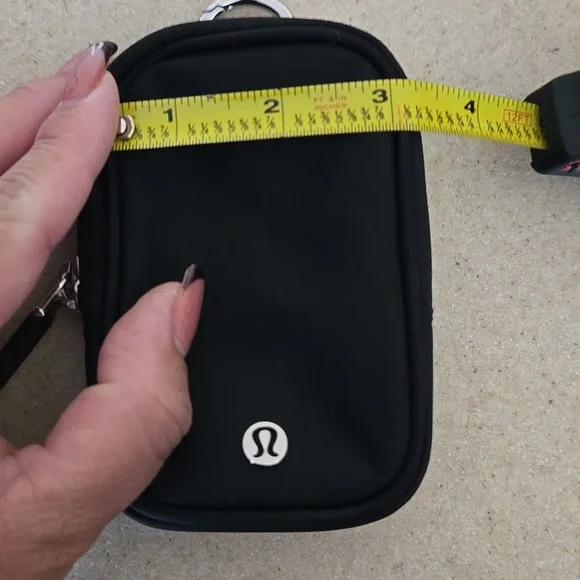 Lululemon Keychain Pouch - Picture 5 of 5